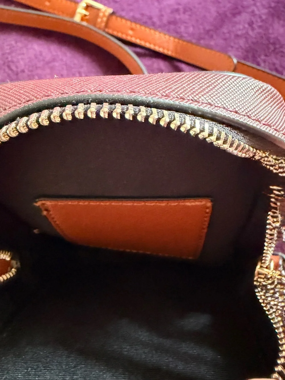 Marc Jacobs crossbody tone